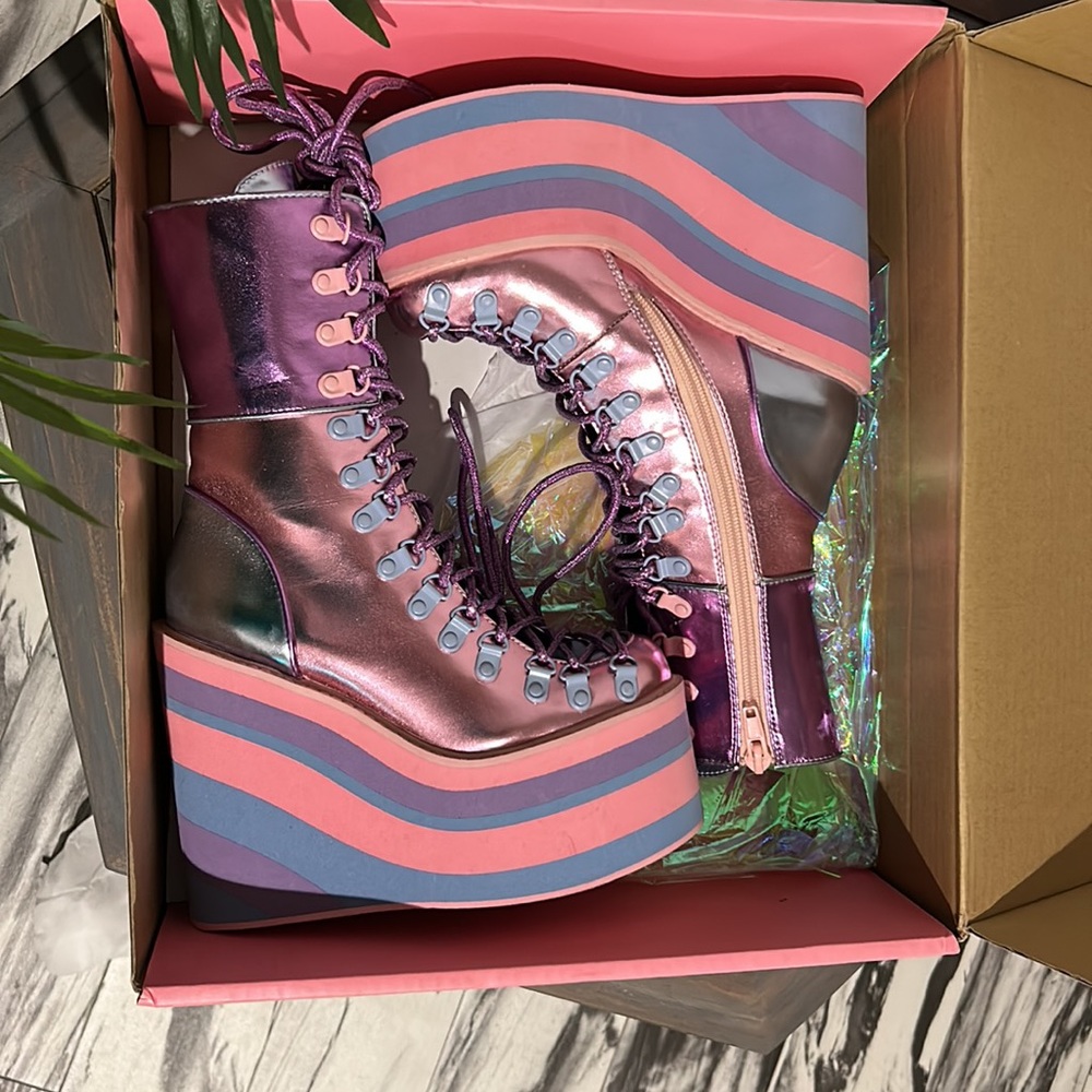 Very rare!!! Sugar Thrills brand new in box size 6 women’s. - Picture 4 of 5
